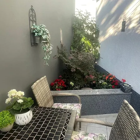 Maja Appartement *